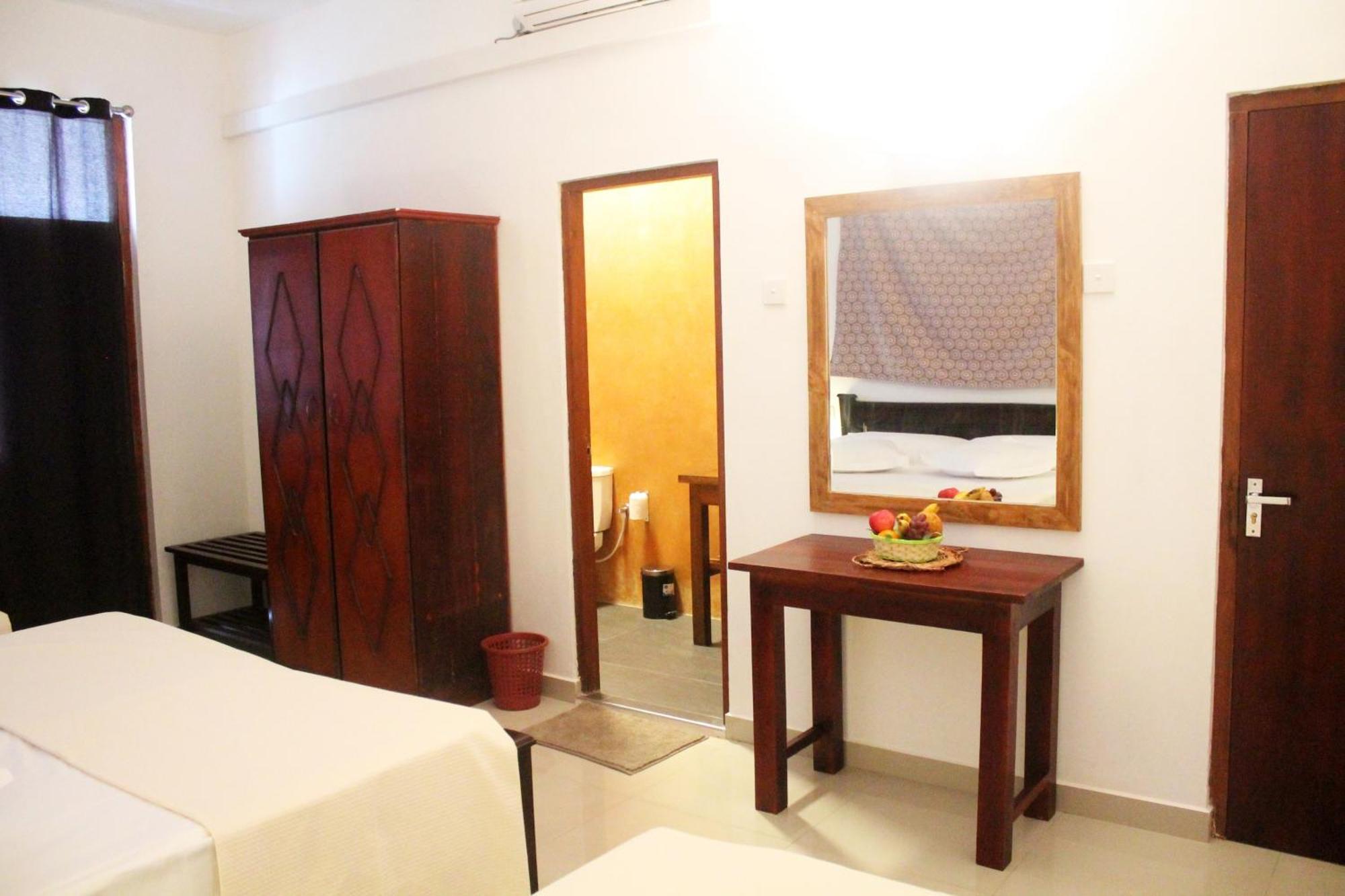 Coral Seas Beach Hikkaduwa Pokoj fotografie