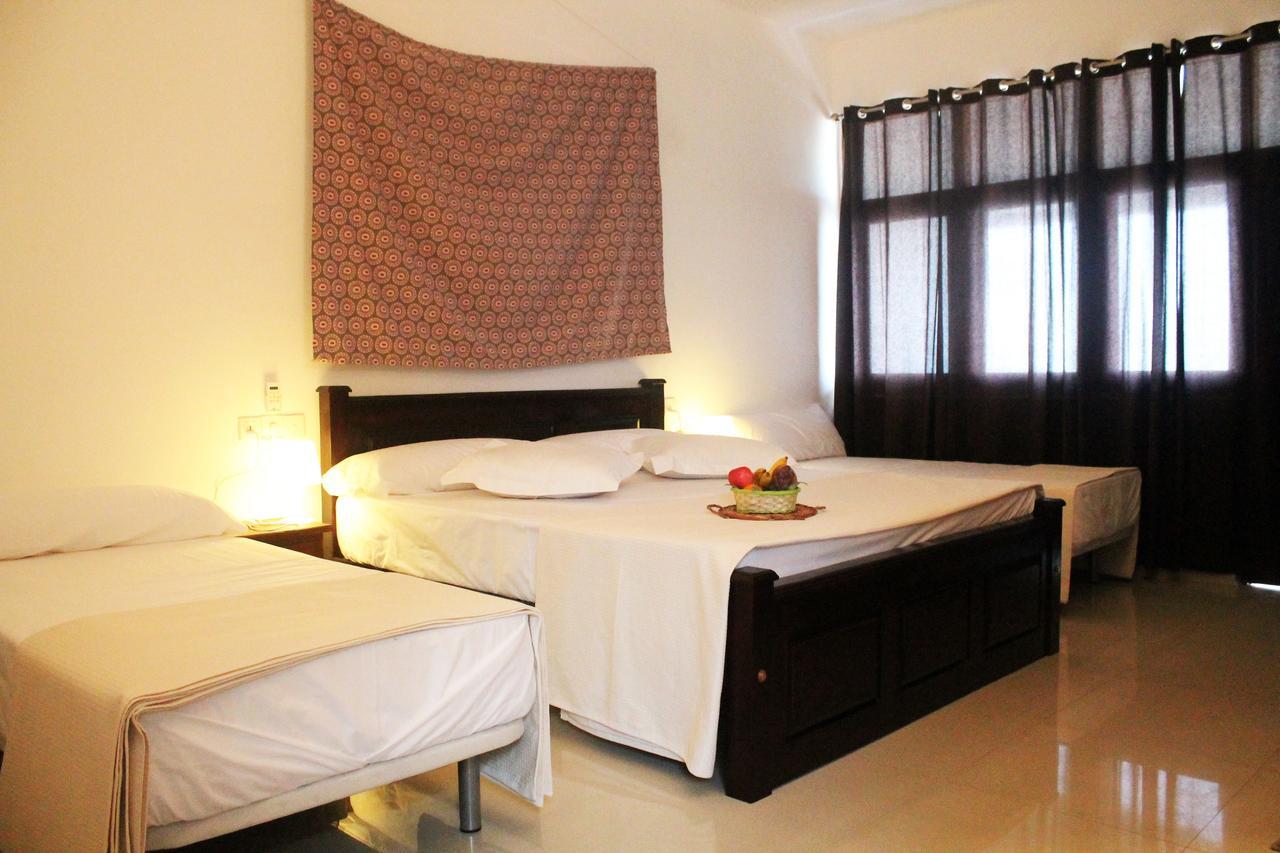 Coral Seas Beach Hikkaduwa Exteriér fotografie
