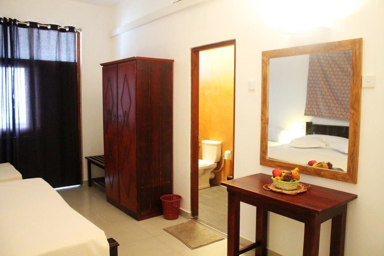 Coral Seas Beach Hikkaduwa Exteriér fotografie
