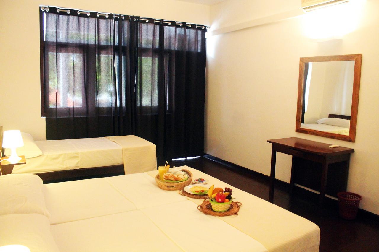 Coral Seas Beach Hikkaduwa Exteriér fotografie